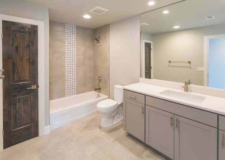 Shower and Bathtub Installation by local contractors in San Bernardino, California